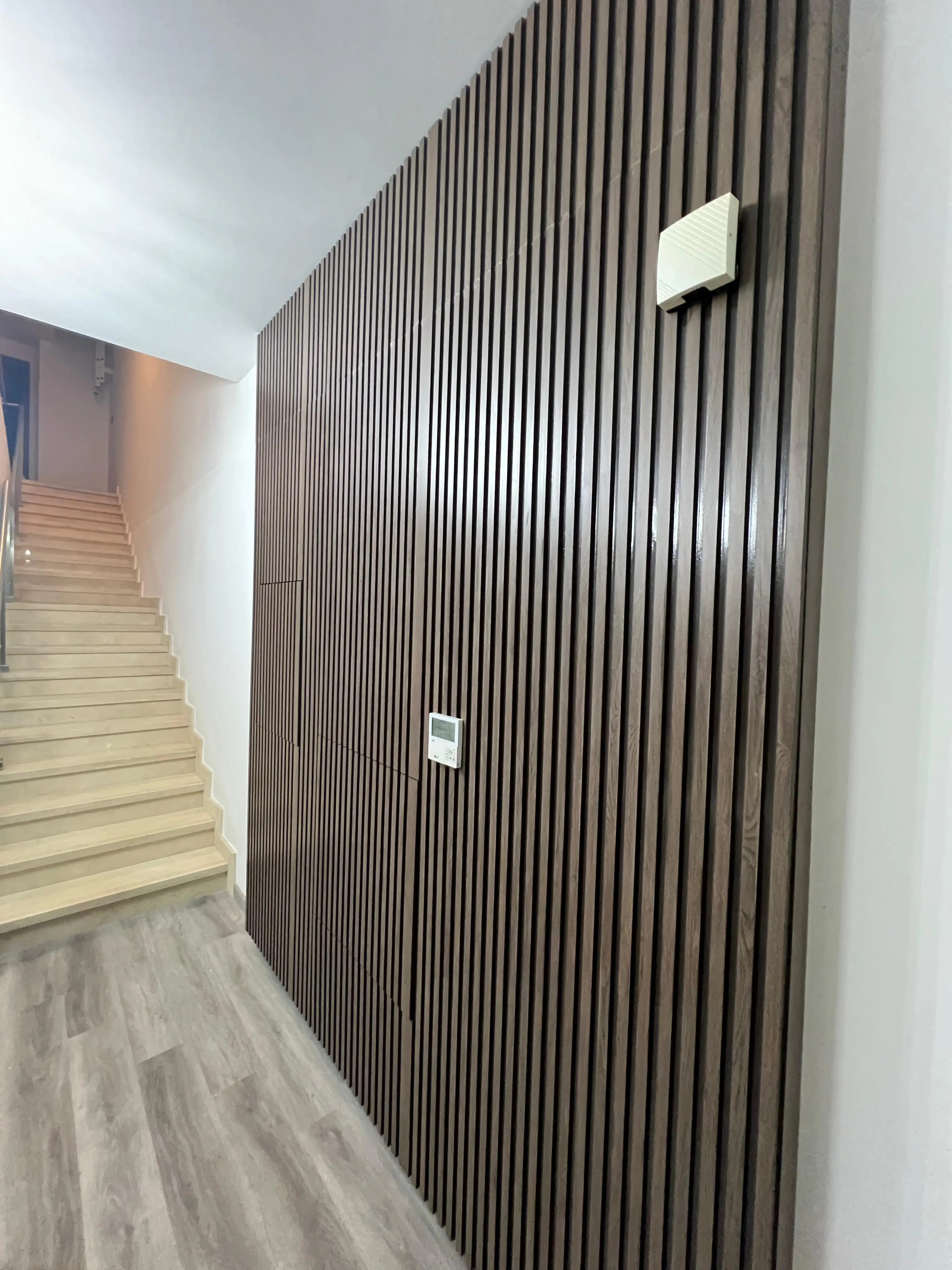 001042 comp (5) 001042 comp (5)