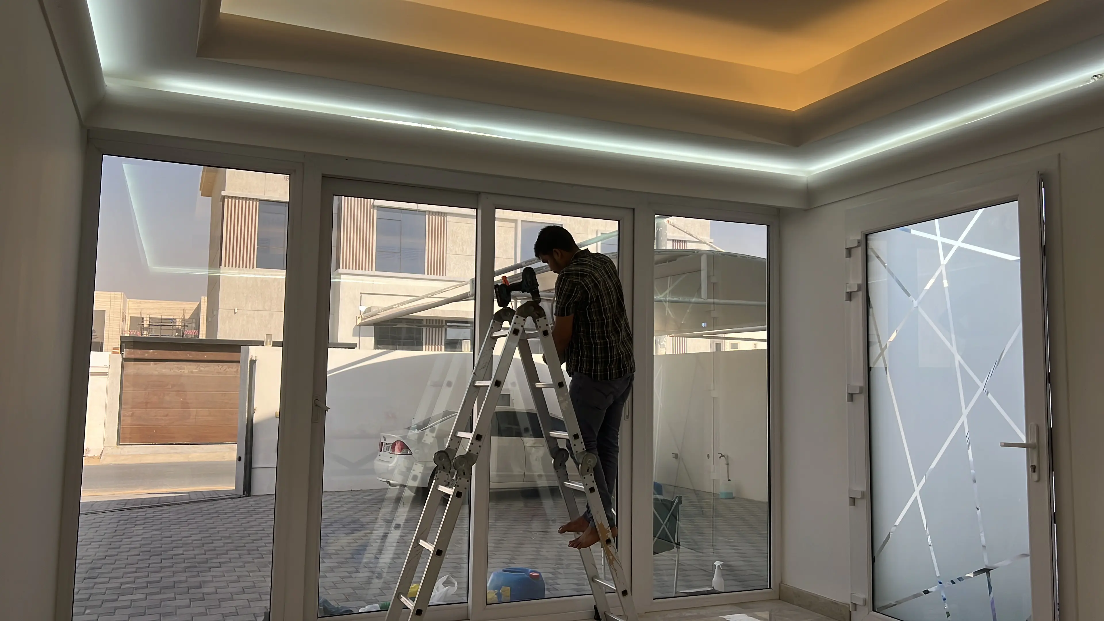 Curtains for Brown Furniture: 17 Stylish Color Combinations That Transform Your Room | Instylea Interior | United Arab Emirates