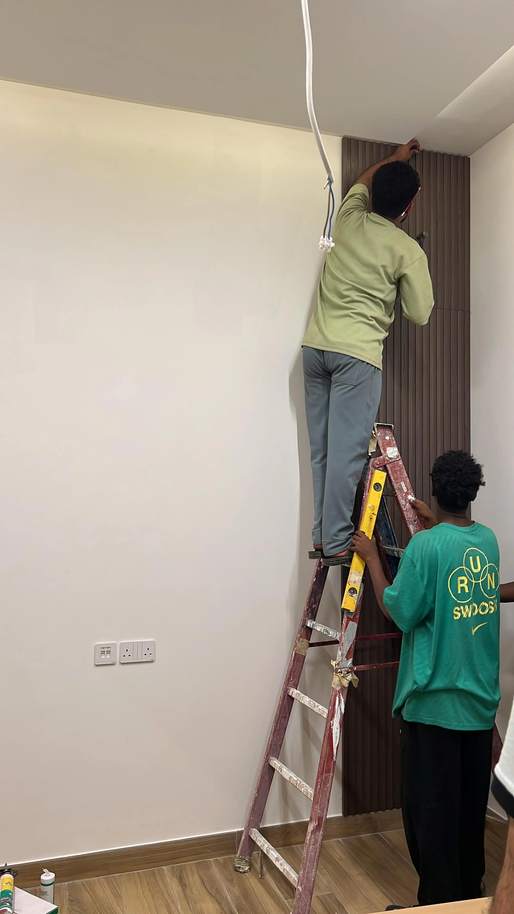 001047 1 (3) 001047 1 (3)