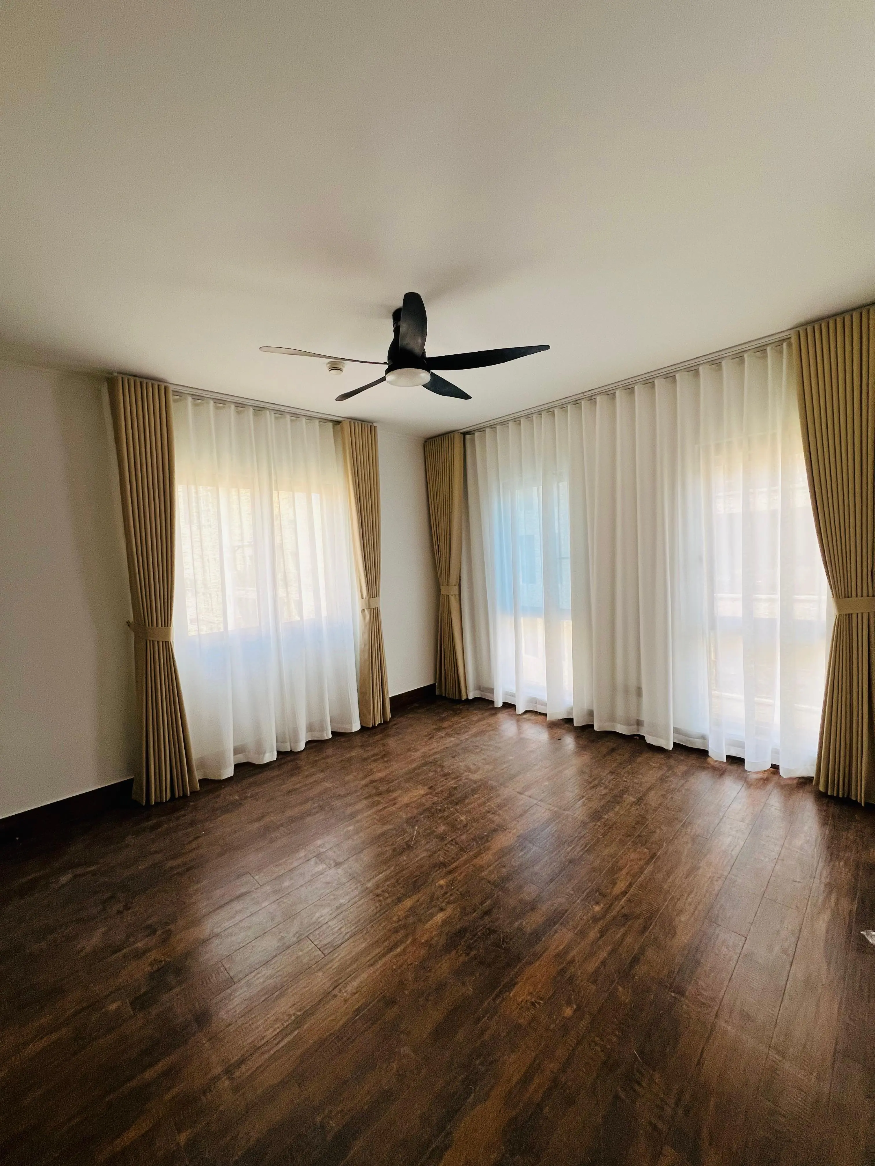 001049 1 (4) 001049 1 (4)