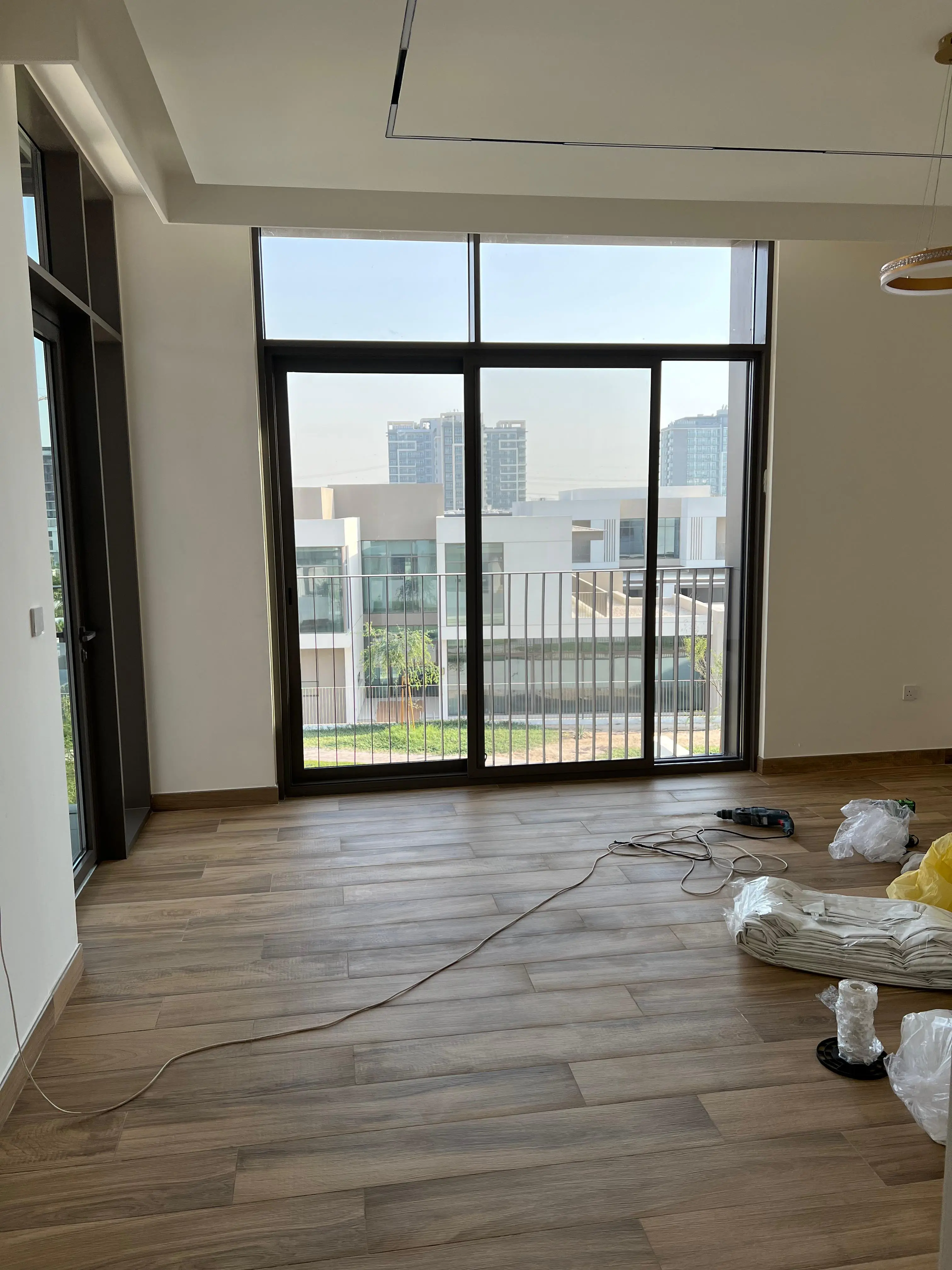 001051 1 (2) 001051 1 (2)