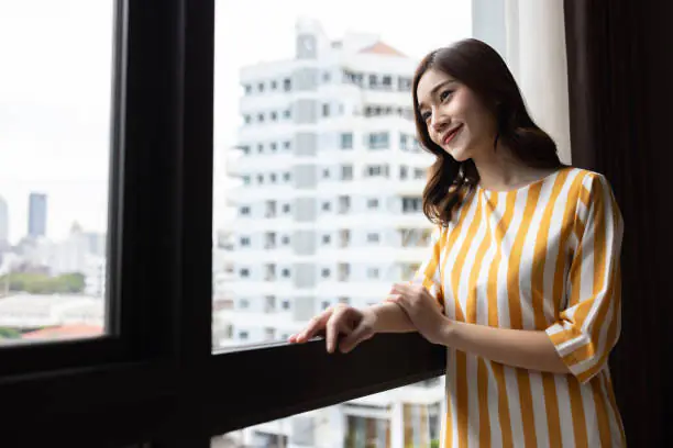 Real numbers from real apartments