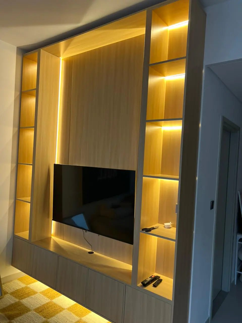 001060 (8) 001060 (8)