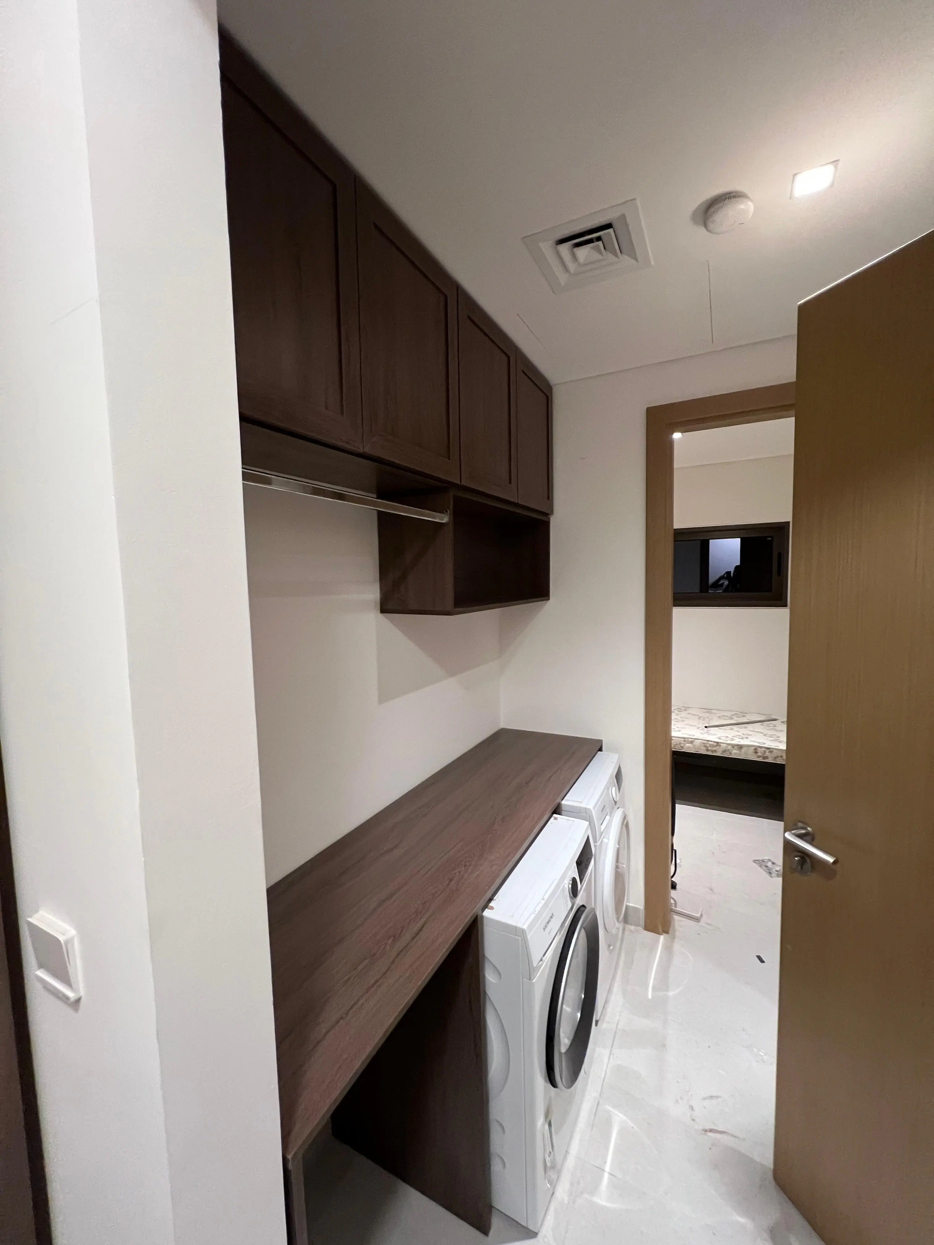 001061 (17) 001061 (17)