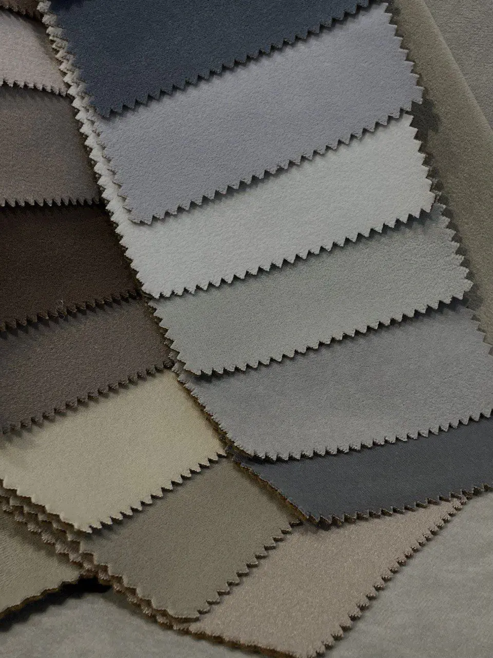 Velvet Curtains: The Best Fabric for Curtains with a Royal Look