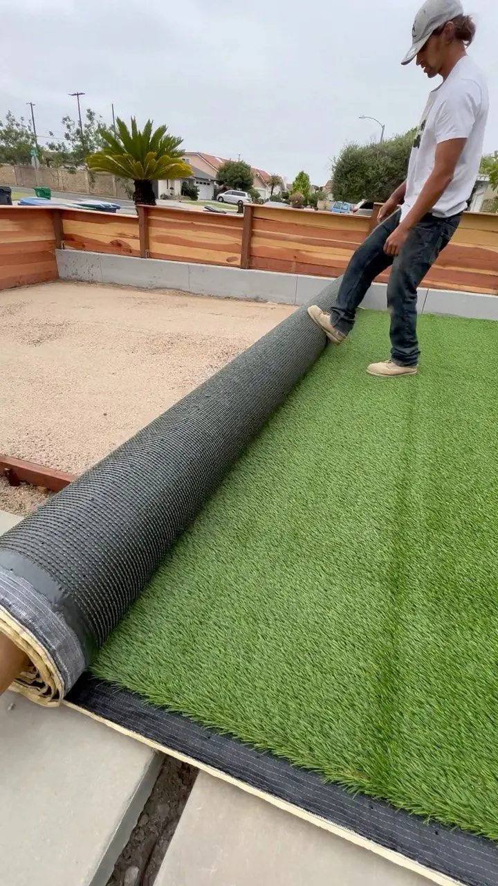 artificial turf in the UAE Local case sketches, from Jumeirah to Khalifa City