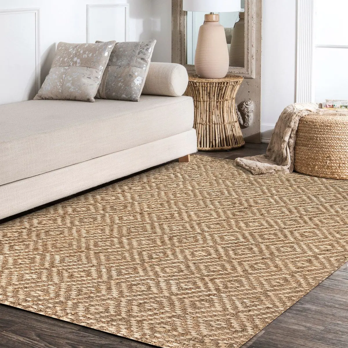 Woven Rug in the Bedroom: Comfort for the Everyday