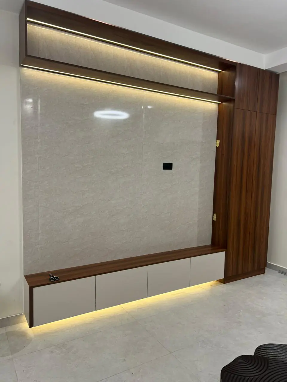 001071 (8) 001071 (8)