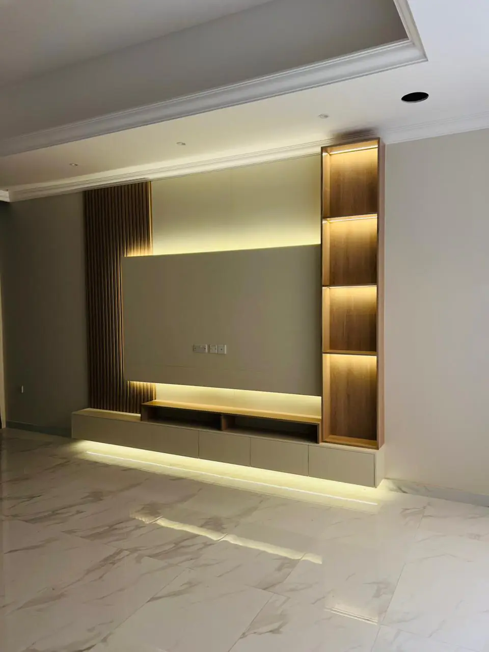 001073 (5) 001073 (5)