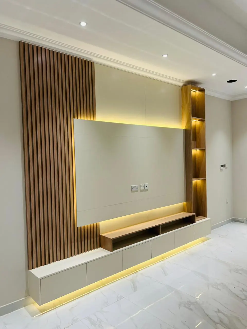 001073 (9) 001073 (9)