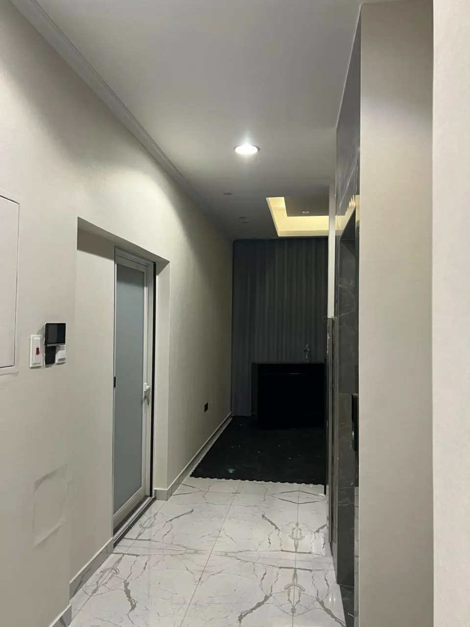 001074 (23) 001074 (23)