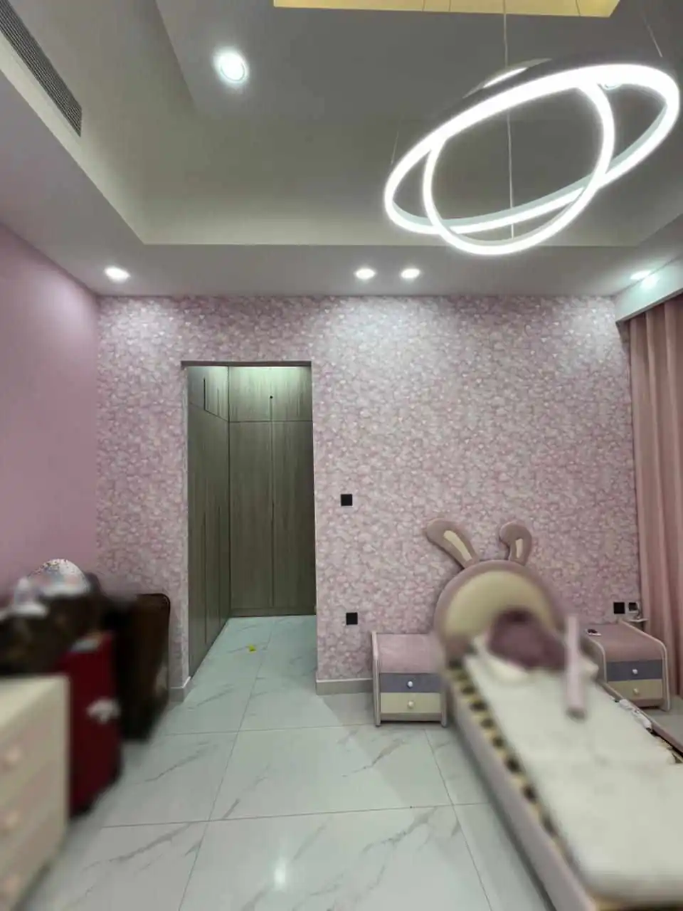 001074 (4) 001074 (4)