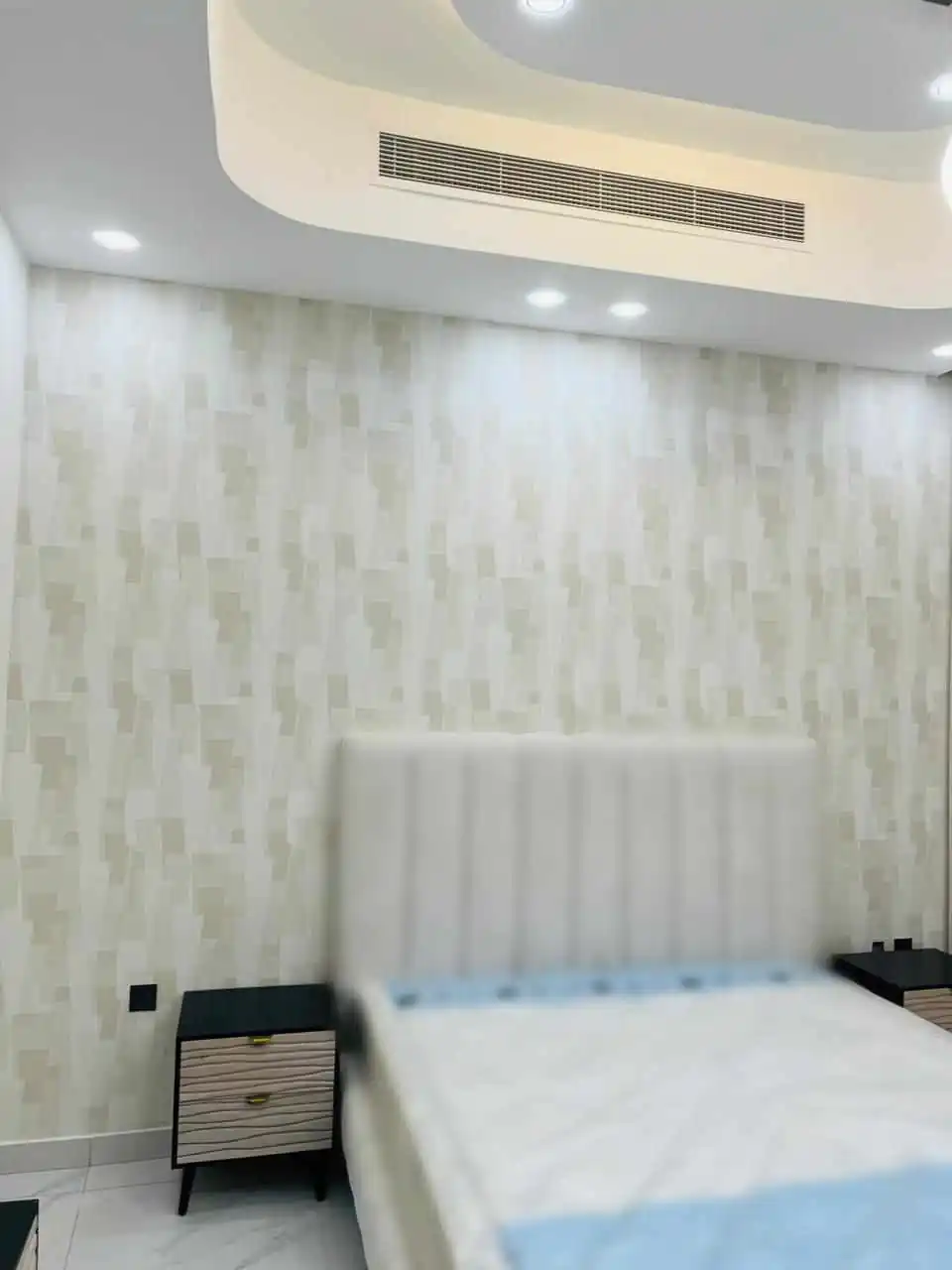 001074 (8) 001074 (8)