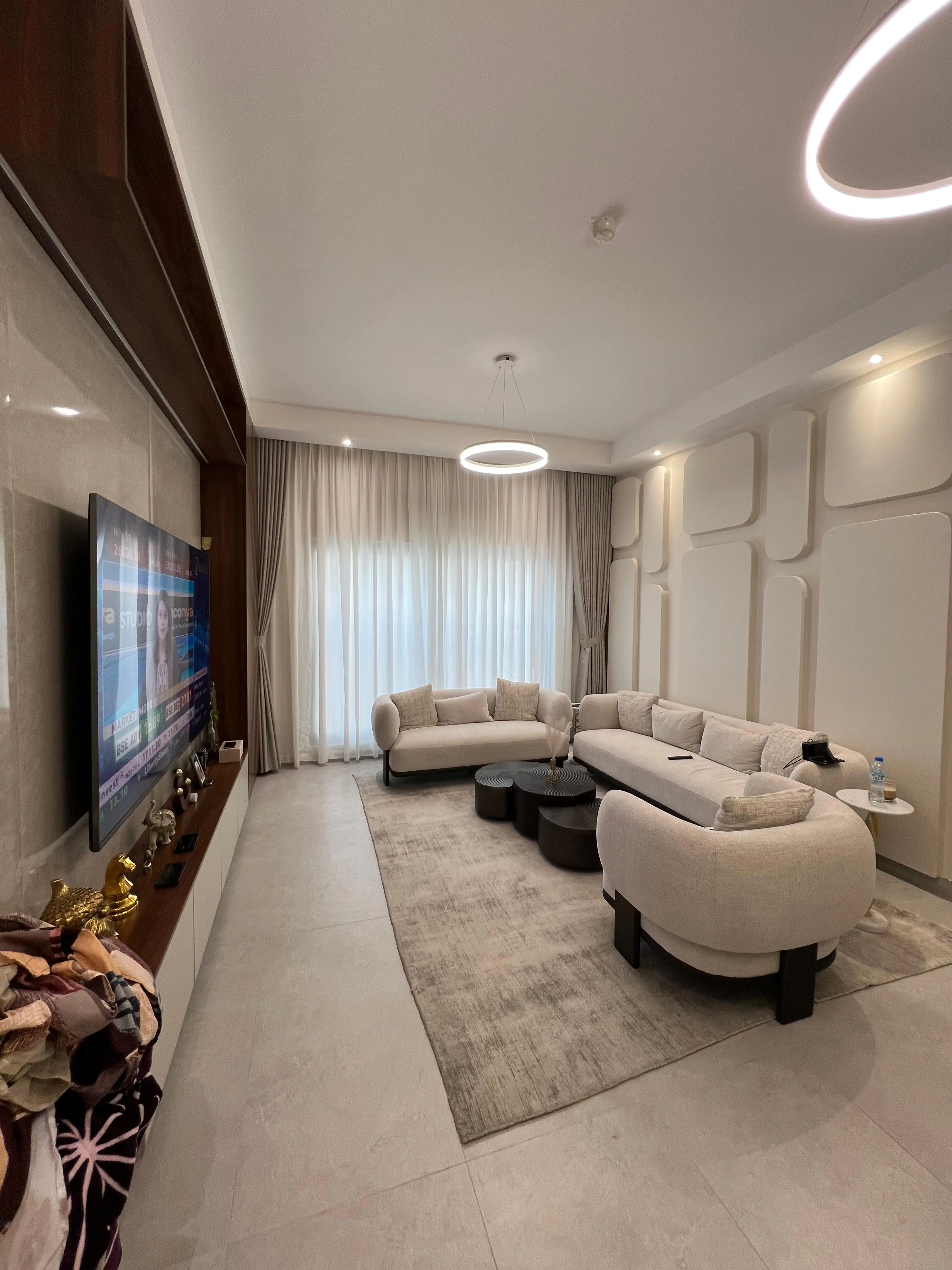 001079 (18) 001079 (18)