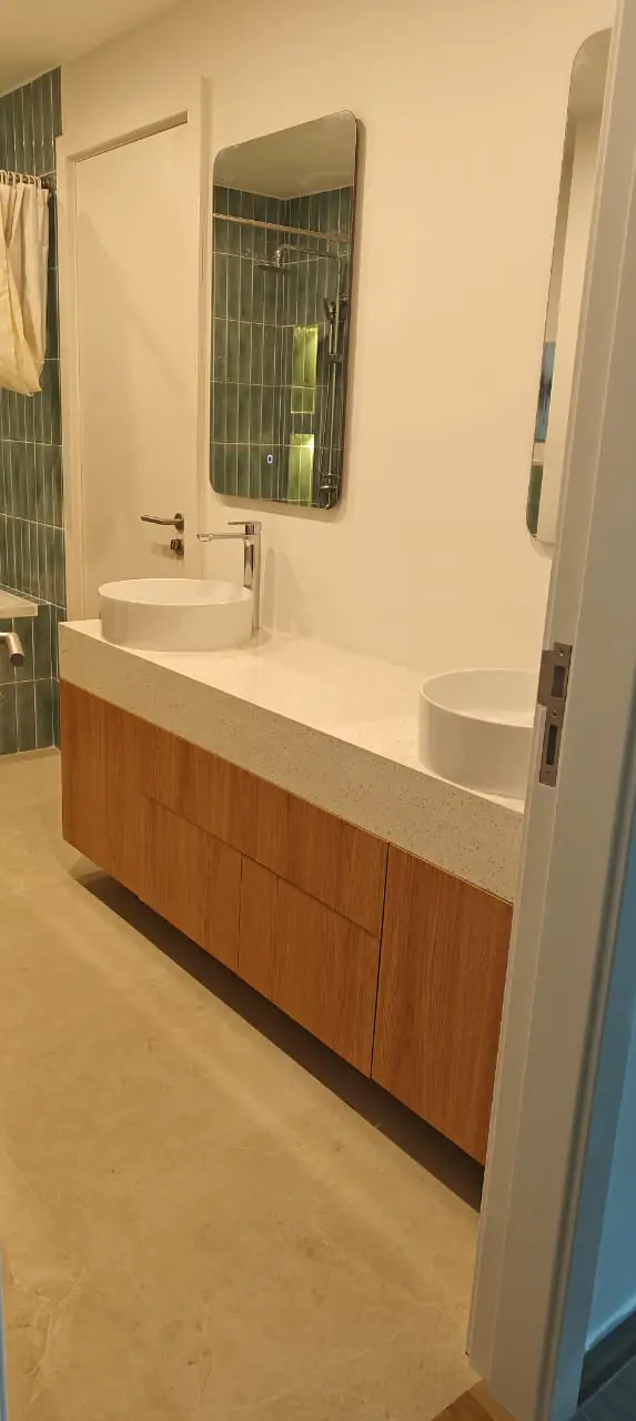 001089 1 (2) 001089 1 (2)