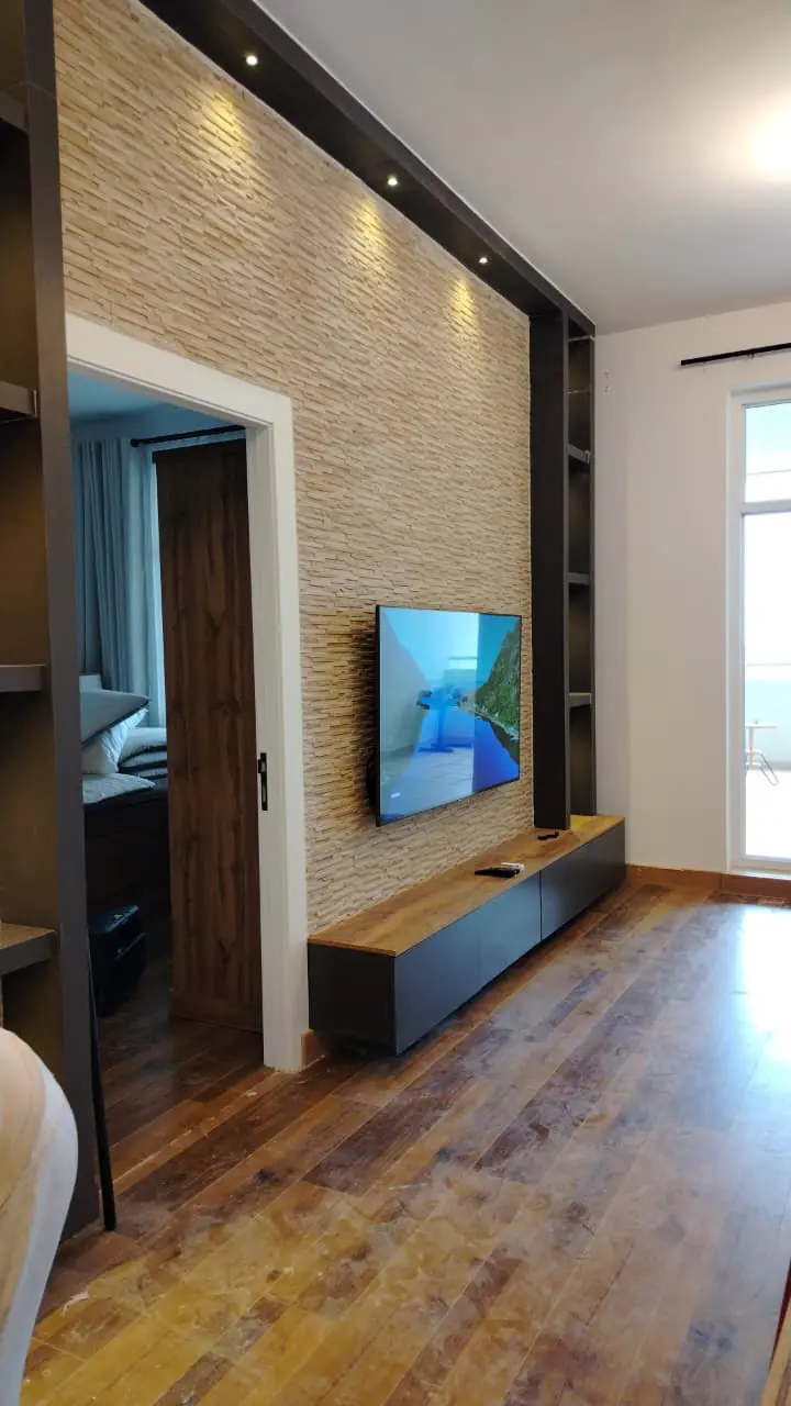 001095 1 (8) 001095 1 (8)