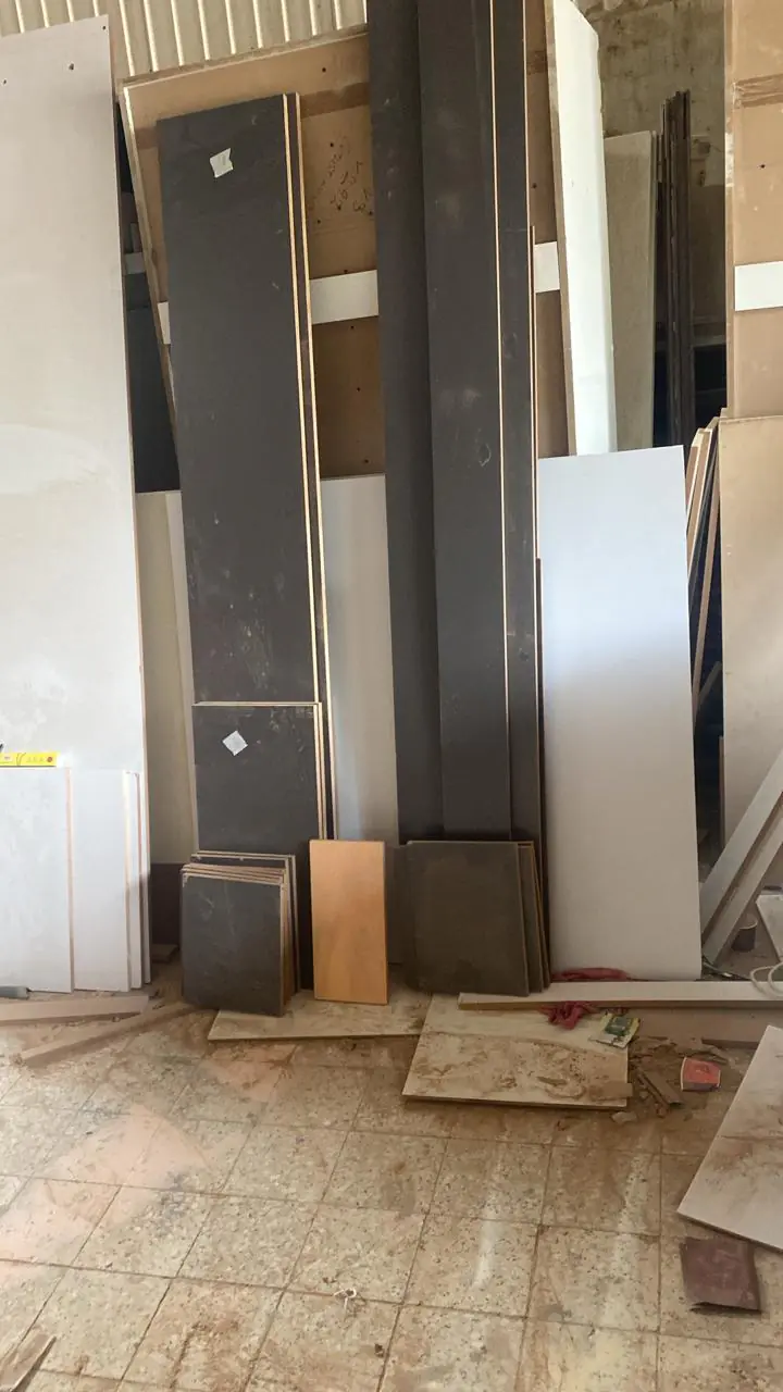 001095 (4) 001095 (4)