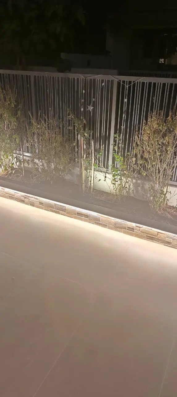 001096 (10) 001096 (10)