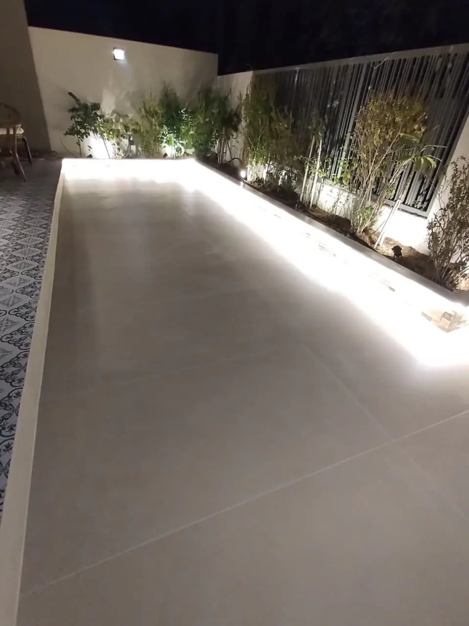 001096 (8) 001096 (8)