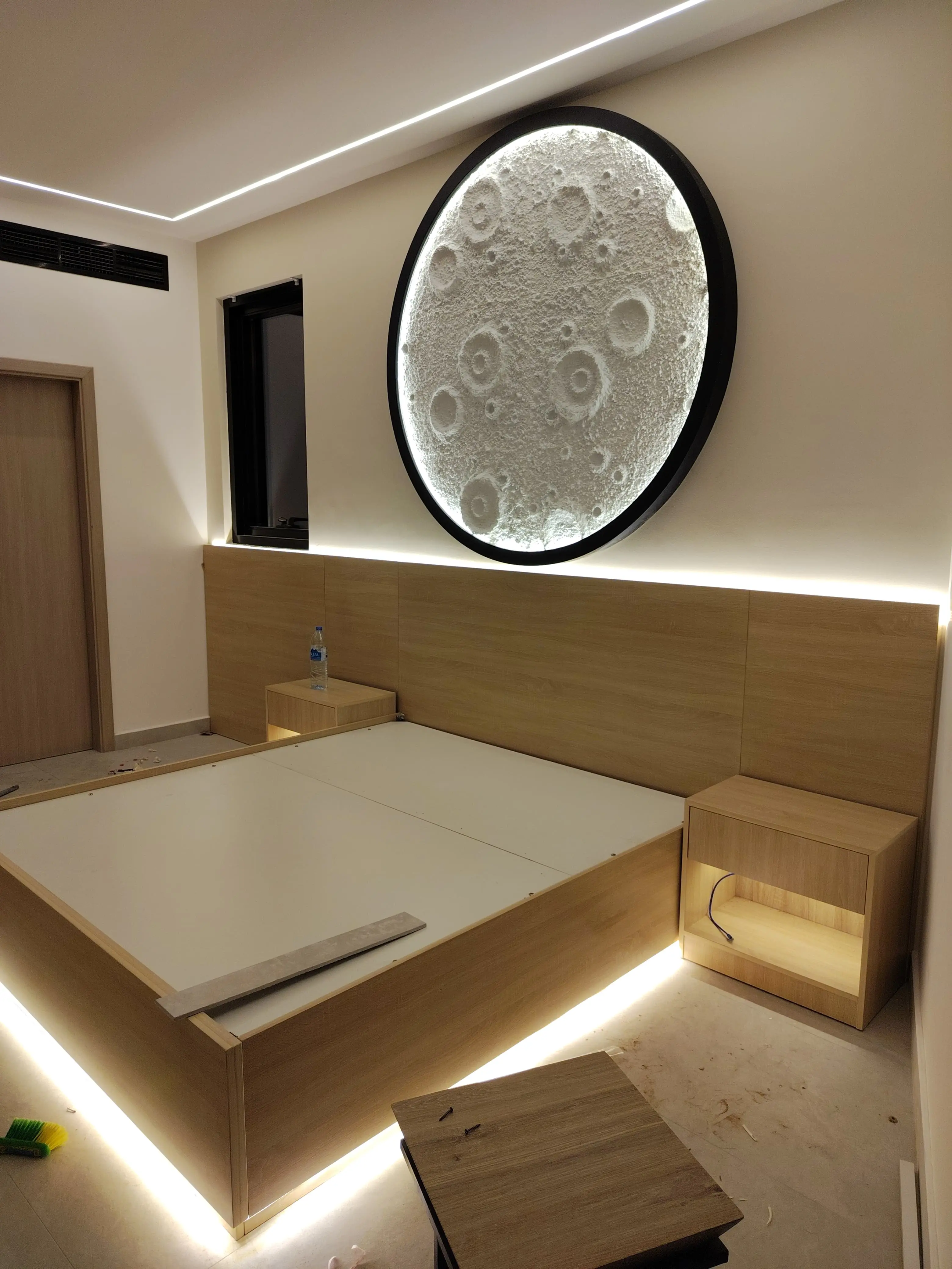 001108 Hydrolic Bed and Hanging Moon (15) 001108 Hydrolic Bed and Hanging Moon (15)