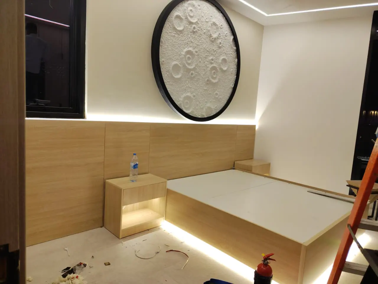 001108 Hydrolic Bed and Hanging Moon (6) 001108 Hydrolic Bed and Hanging Moon (6)