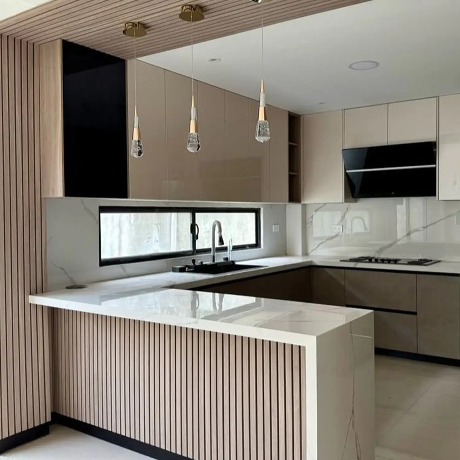 Kitchen Island | Instylea | Kitchen Interior | Dubai | UAE